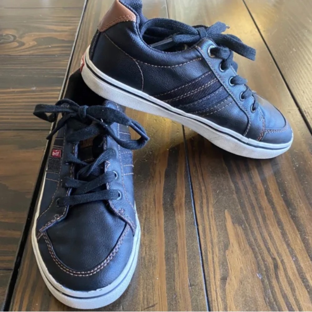 Levi's Strauss Boys Black Sneakers Shoe  Size 3